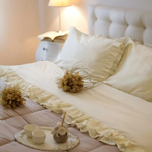 Komplettes Doppelbett in der Farbe Shabby Chic Volant Ivory