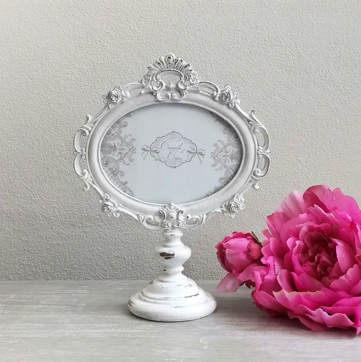 Cornice portafoto Ovale con Piedistallo e Rose Shabby Chic Colore Bianco Anticato per fotografie 9 x 12 cm