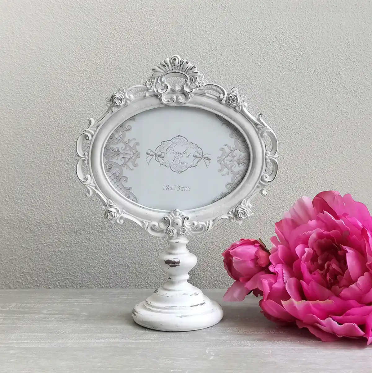 Cornice portafoto Ovale con Piedistallo e Rose Shabby Chic Colore Bianco Anticato per fotografie 13 x 18 cm