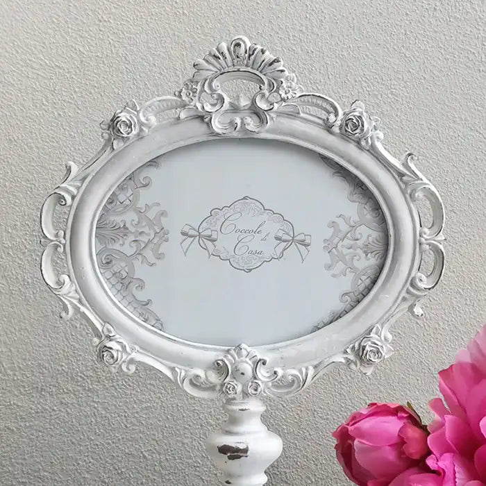 Cornice portafoto Ovale con Piedistallo e Rose Shabby Chic Colore Bianco Anticato per fotografie 9 x 12 cm