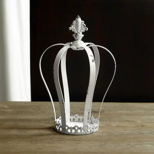 Corona Porta Candela Candeliere in Metallo Vintage Shabby Chic Colore Bianco Anticato Decoro Giglio Altezza 32 cm