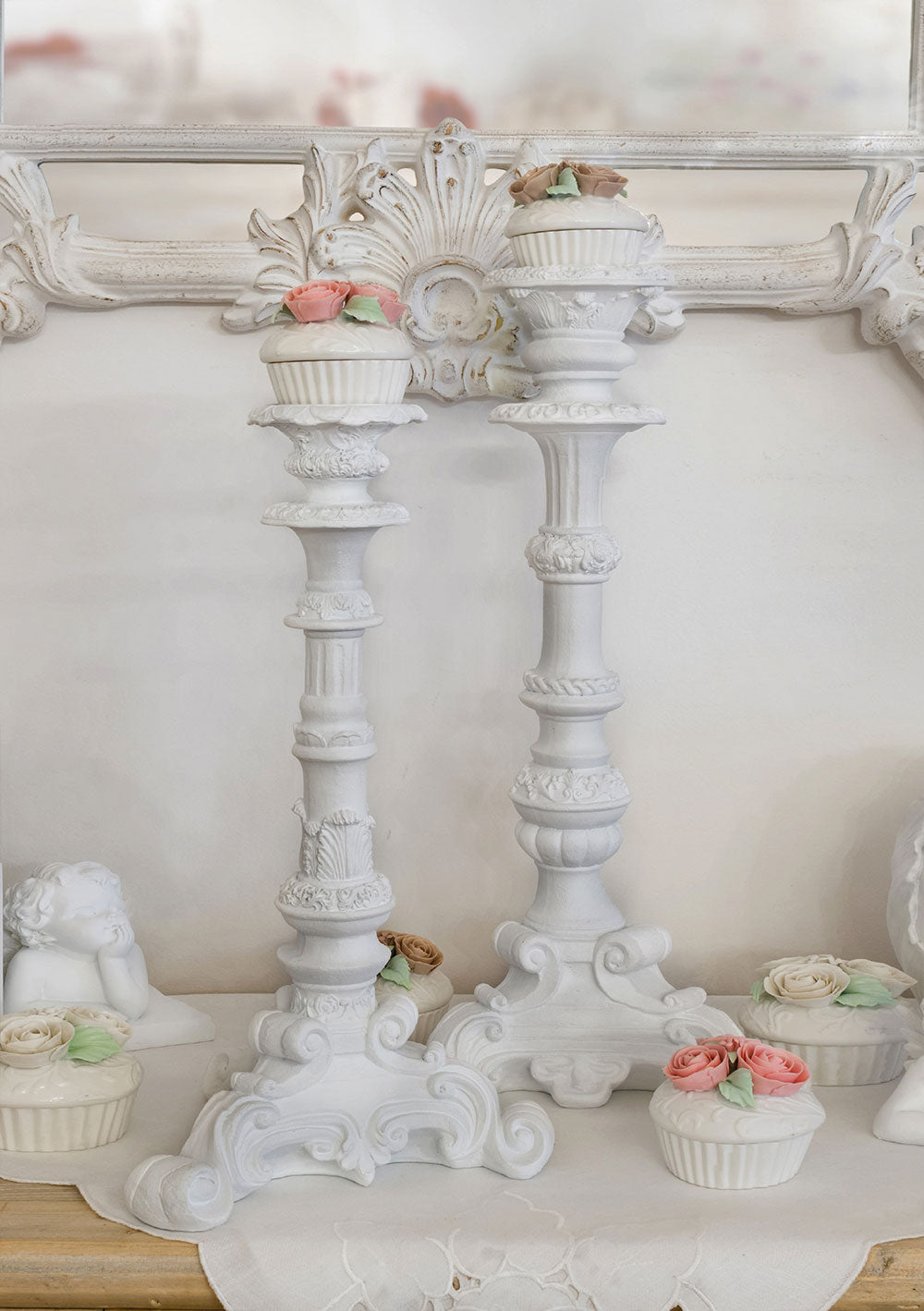 Candeliere Porta Candela Vintage Shabby Chic Decoro Floreale Altezza 56 cm Colore Bianco Opaco Anticato