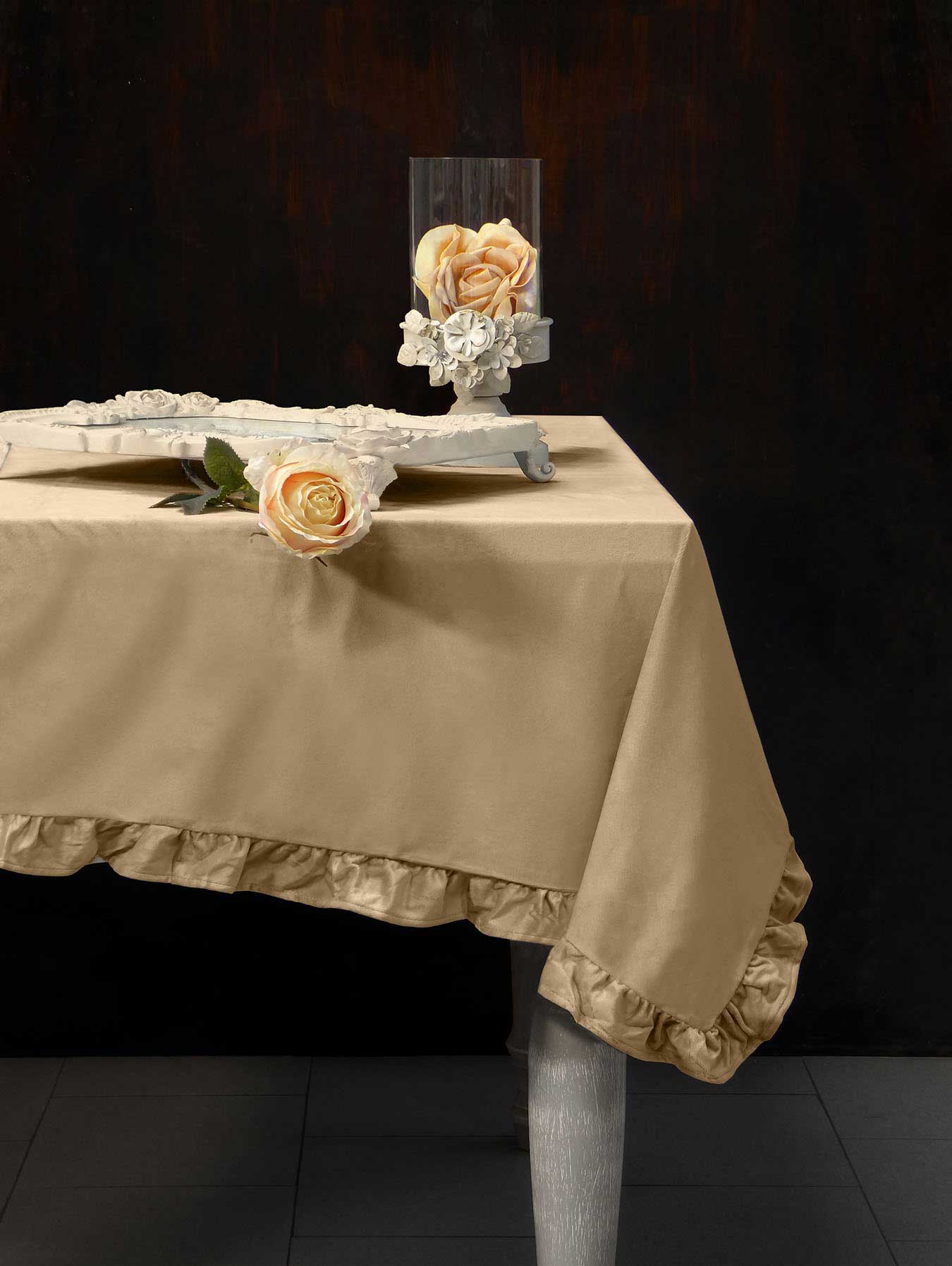 Samt-Tischdecke mit Volant 100 x 100 beige Farbe