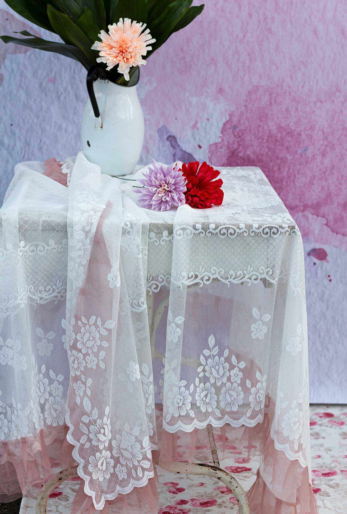 Copritavolo Pizzo e Tulle Shabby Chic 160 x 280 Andromeda Collection Colore Bianco / Malva